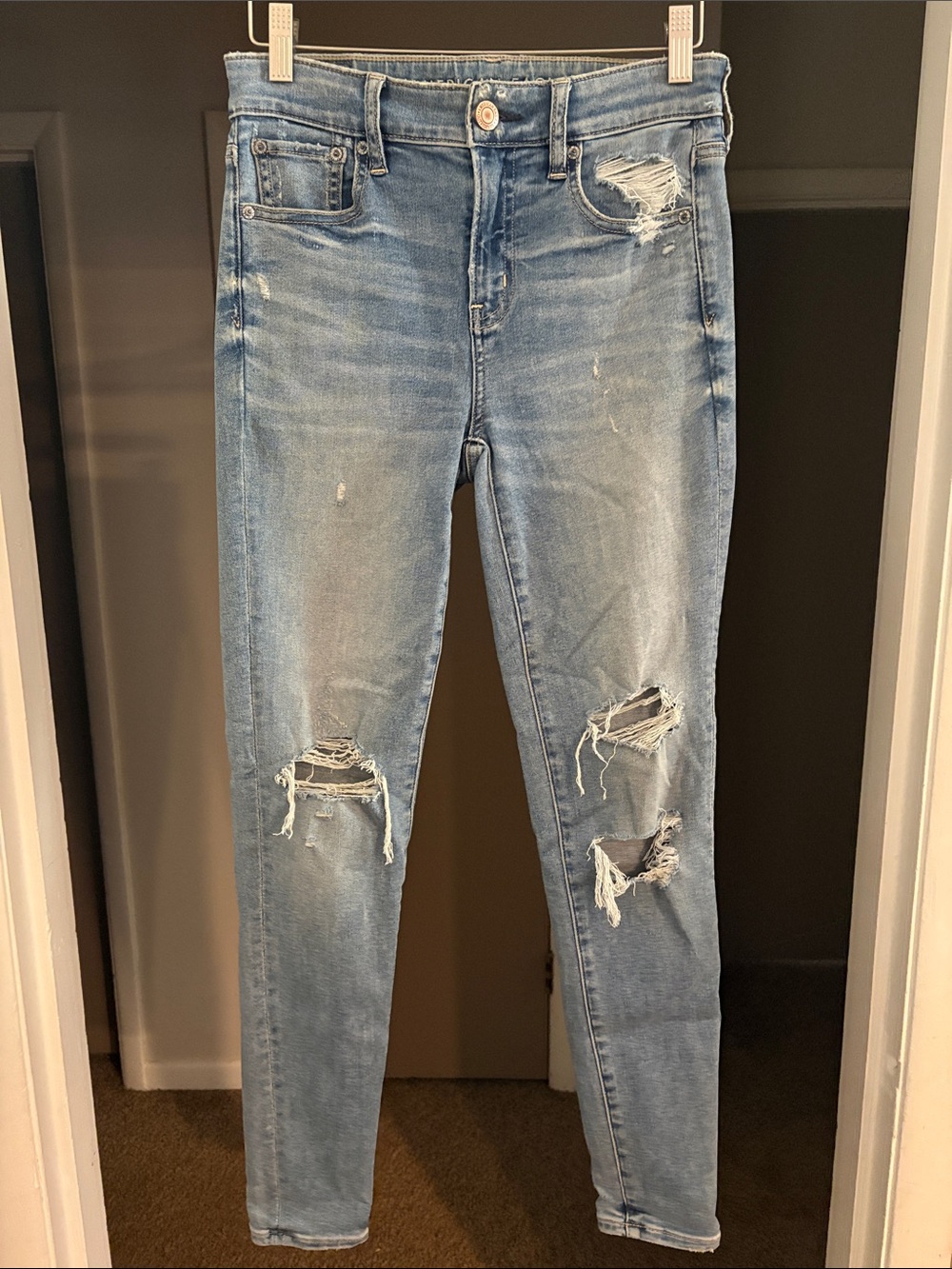 American Eagle Outfitters Light Blue Distressed Women’s Jeans